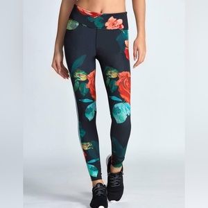 NOLI Yoga Pants Red Roses Like New Small